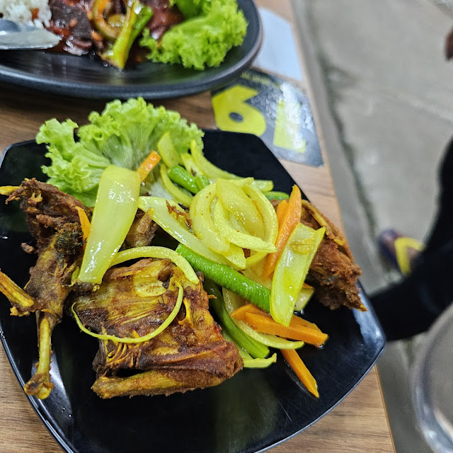Puyuh Goreng Kunyit