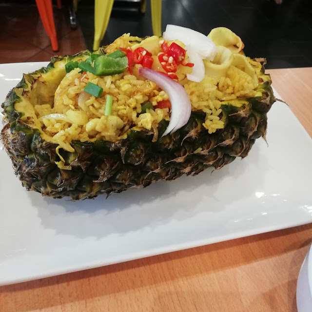 Pineapple Seafood Fried Rice