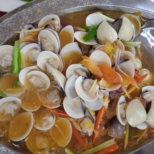 Signature Chilli Clams