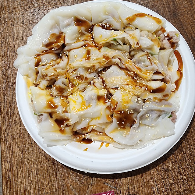 Steamed Rice Rolls with Beef and Egg