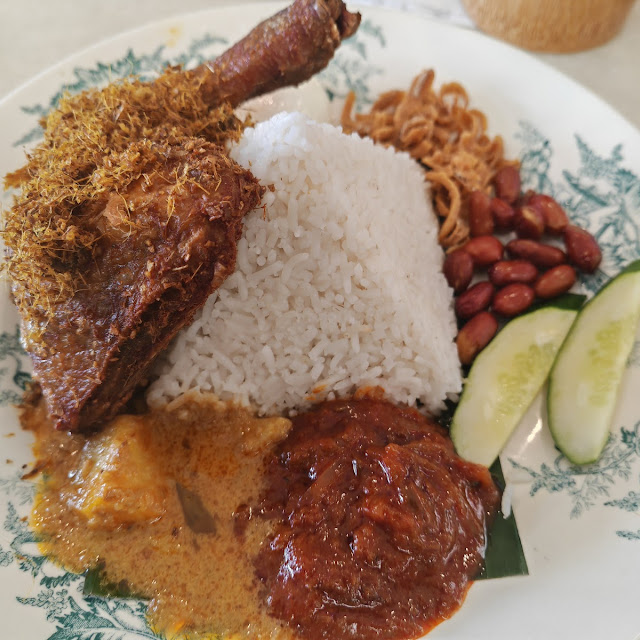 Fried Chicken Nasi Lemak