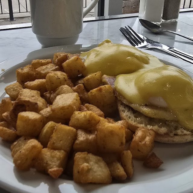 Eggs Benedict
