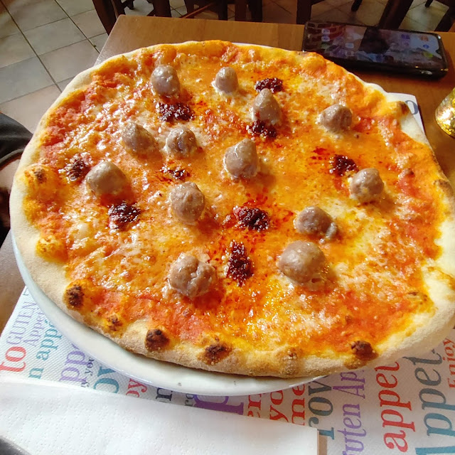 Pizza Friarielli E Salsiccia Rossa