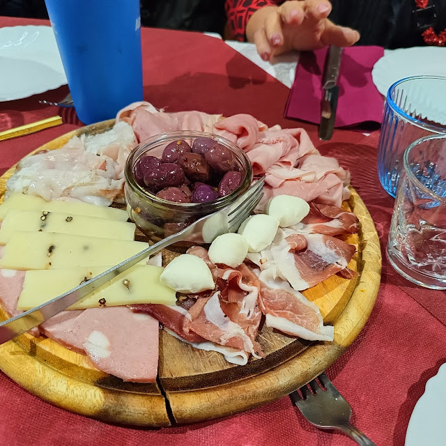 Tagliere Salumi Olive Mozzarelline