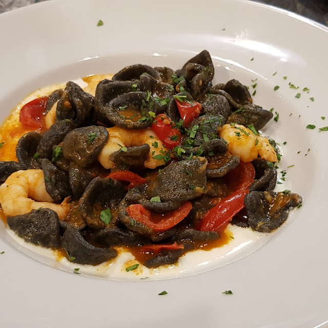 Orecchiette Al Nero Di Seppia Con Bisque Di Gamberi Rossi