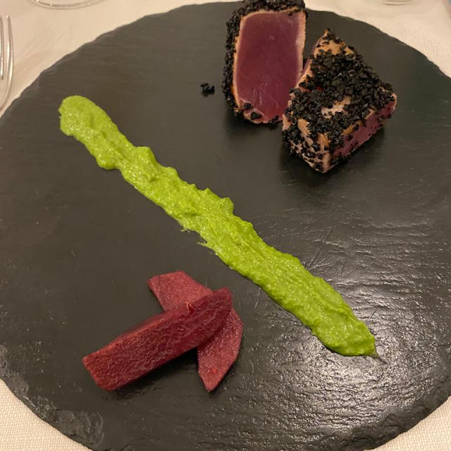 Tonno In Panura Verde Salsa Di Zucchine Alla Scapece E Cipolla Di Tropea