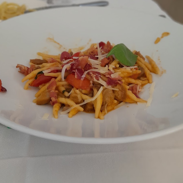 Trofeo Con Pomodorino Speck Funghi E Provolone Del Monaco