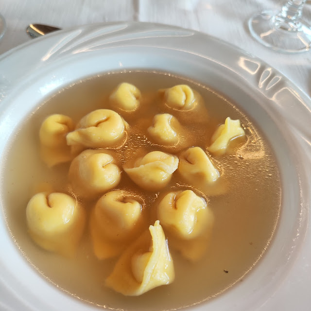 Cappelletti In Brodo