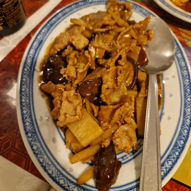 Chicken with Mushrooms and Bamboo