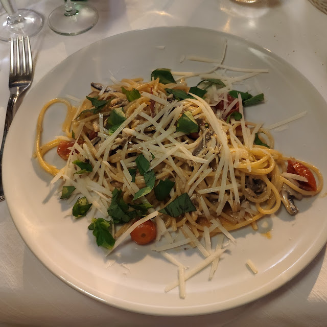 Spaghetti Alici Pomodorini E Scaglie Di Pecorino