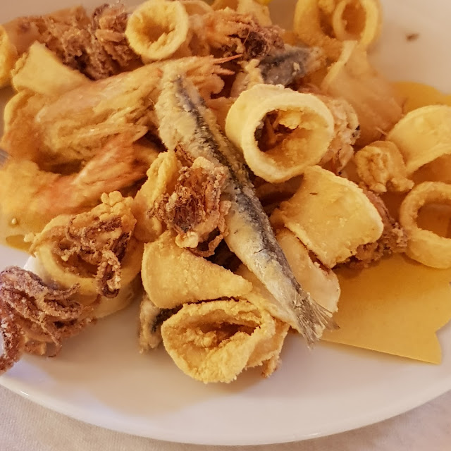 Frittura Mista Di Pesce E Verdure In Base Al Pescato