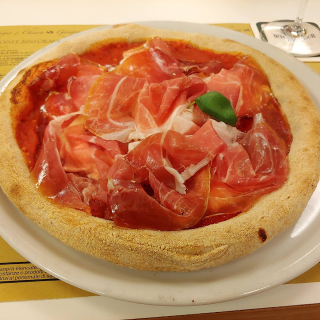 Pizza Burrata E Crudo