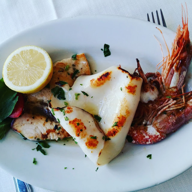 Grigliata Di Pesce Spada Gamberoni E Calamari
