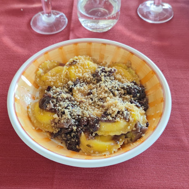 Ravioli Di Burrata Con Radicchio E Noci