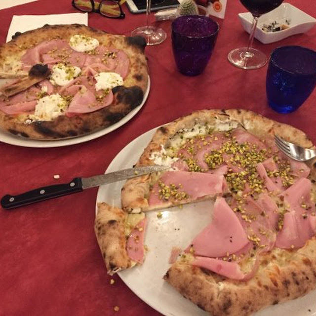 Pizza Mortadella Pistacchio E Bordo Ripieno Di Filadelfia