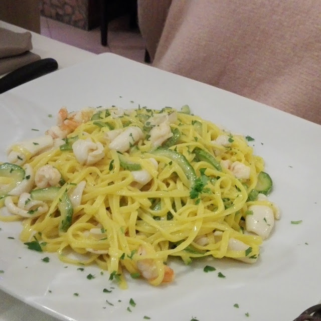 Tagliolini Seppia Gamberi E Zucchine