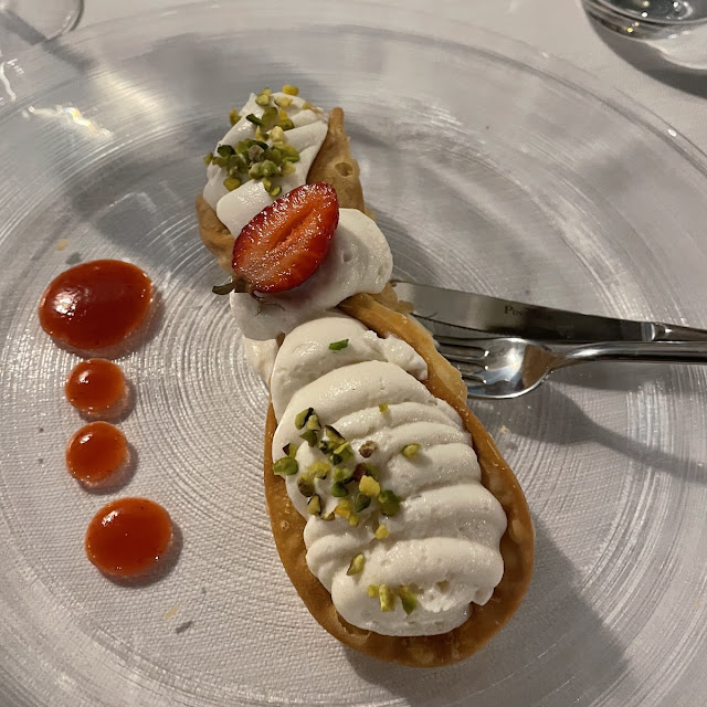 Traditional Sicilian Cannolo