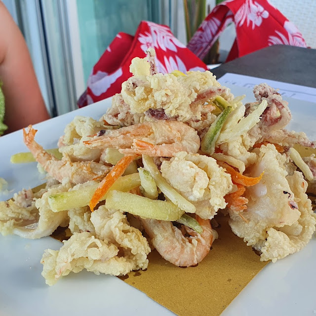 Frittura Di Pesce Con Verdurine Pastellate
