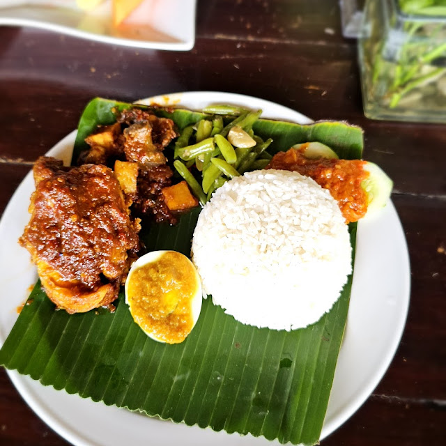 Nasi Campur Ayam Goreng