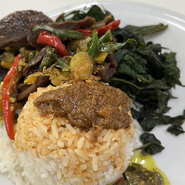 Nasi Rendang Paru Goreng