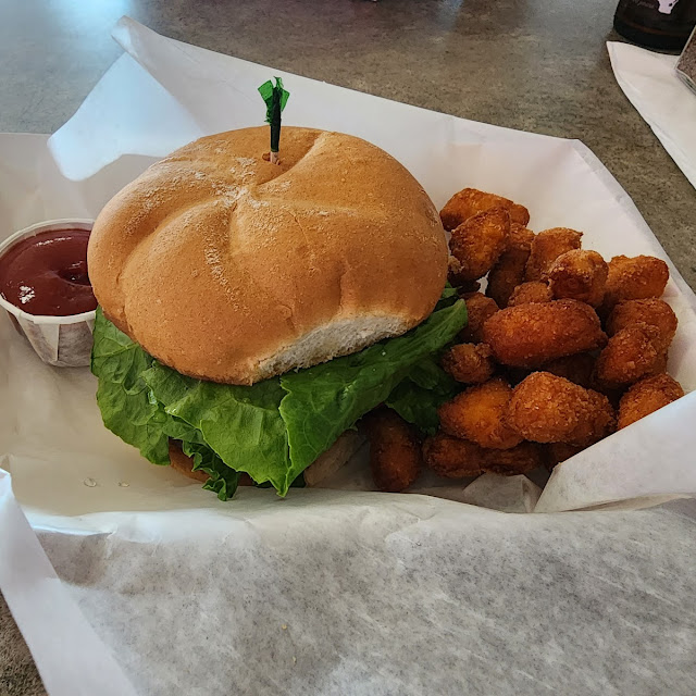 Deluxe Burger Cheese Curds