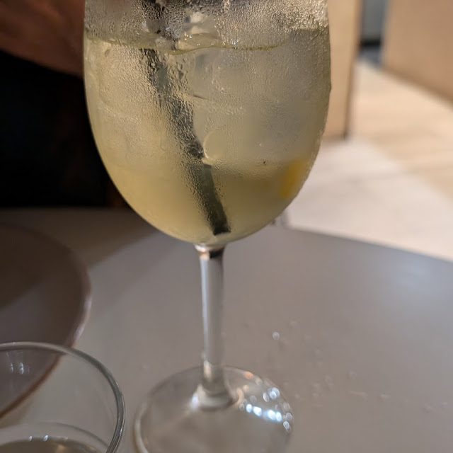 Limoncello Spritz