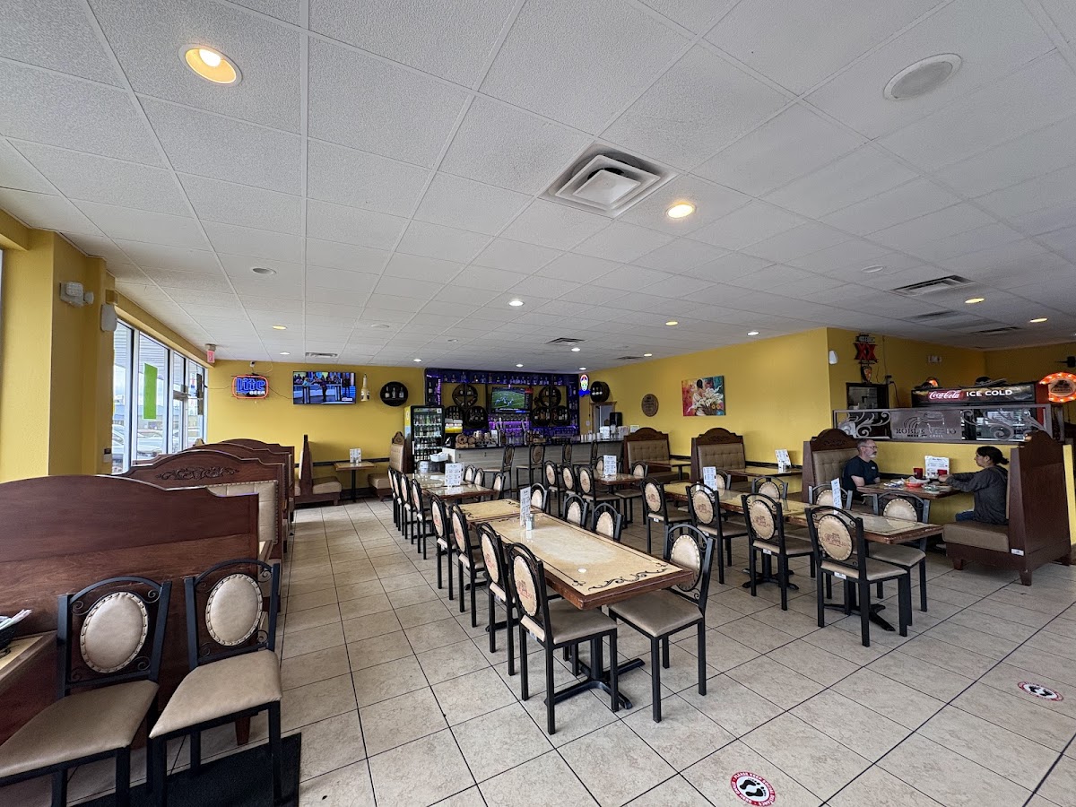 Roble Viejo Mexican Grill