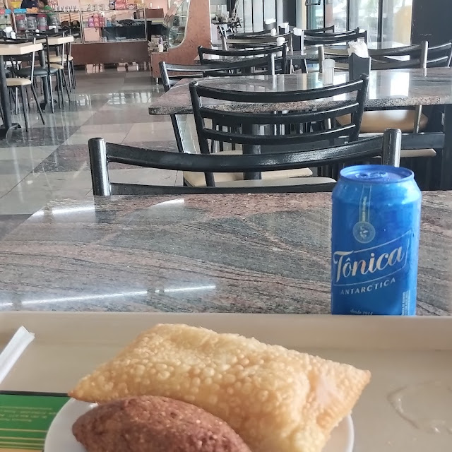 Pastel de Queijo E Kibe Com Queijo