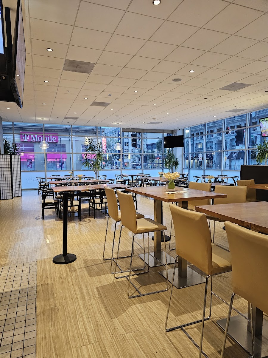 ROH Bar & Restaurant