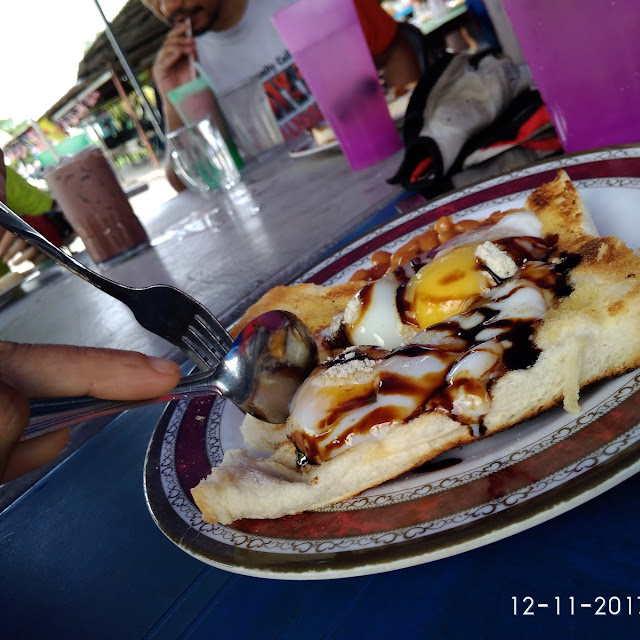 Roti Bakar Teloq Goyang
