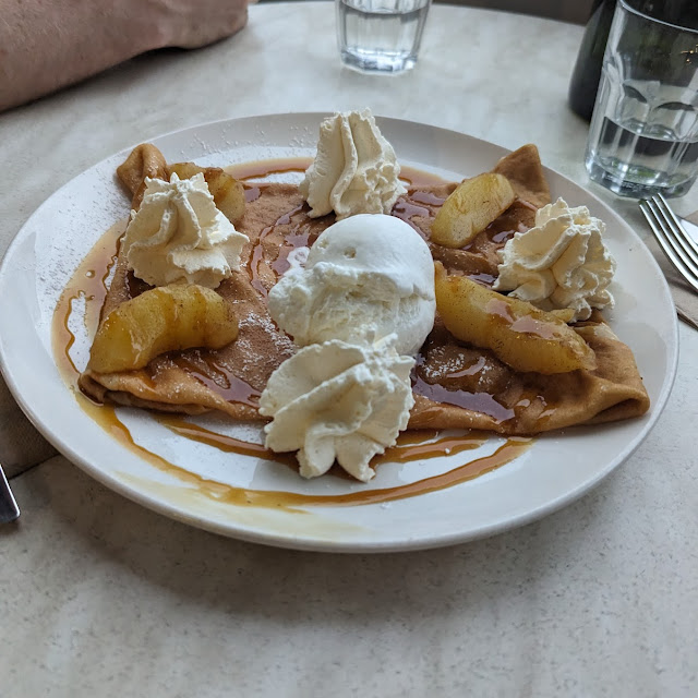 Dessert Crepe