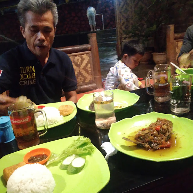 Sop Sapi Dan Ikan Bakar