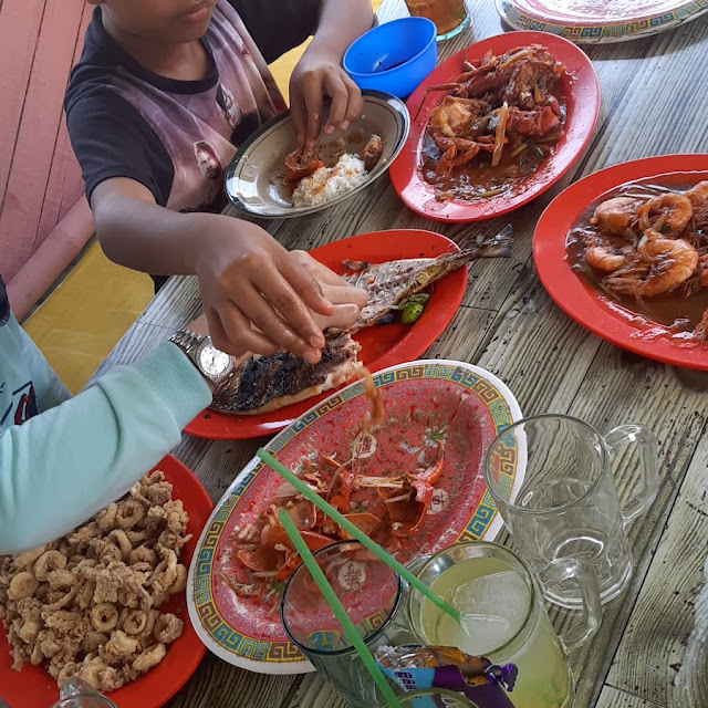 Ikan Bakar Cumi Crispy Udang Saos Tiram CAH Genjer