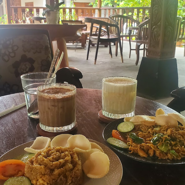 Mie Tek Tek Nasi Goreng