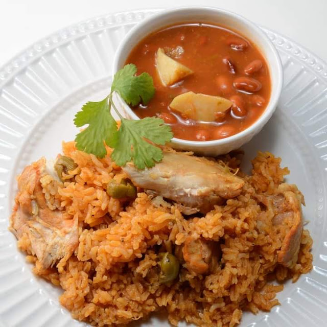 Pollo Guisado Arroz Con Gandules Habichuelas