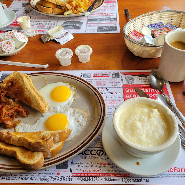 Fried Egg Special with Grits