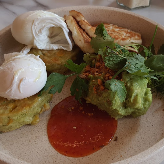 Fried Chicken Benedict