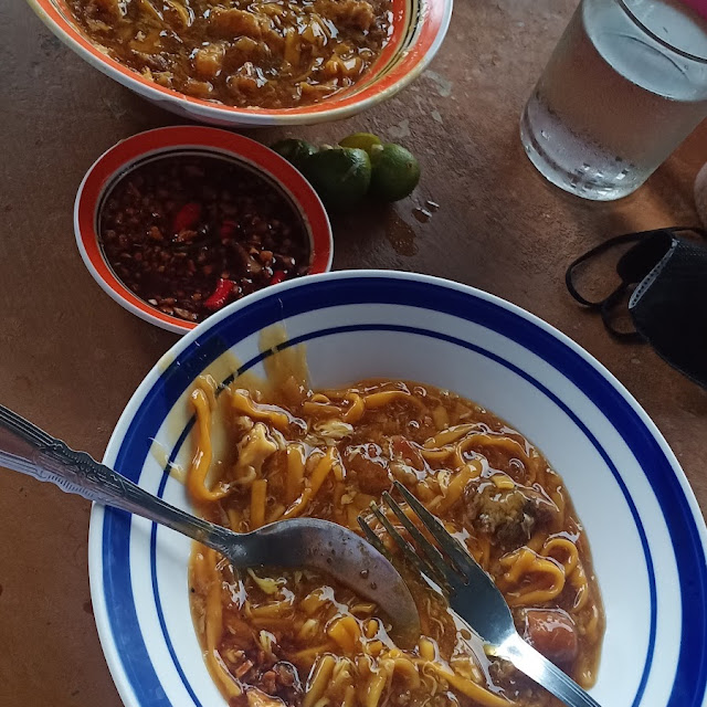 Lomi Regular