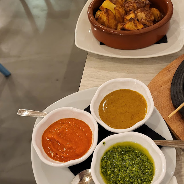 Patate Al Forno E Mix Di Salse Per Arrosto