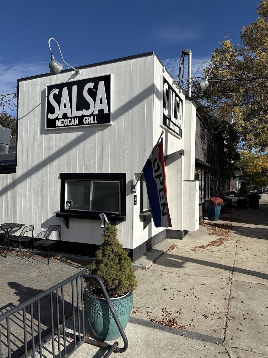 Salsa Mexican Grill