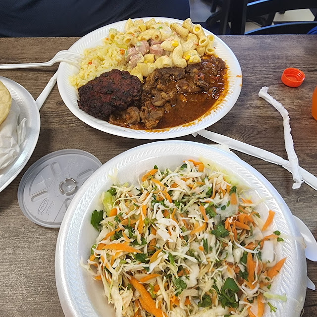Carne Guisada Arroz Y Ensalada de Coditos