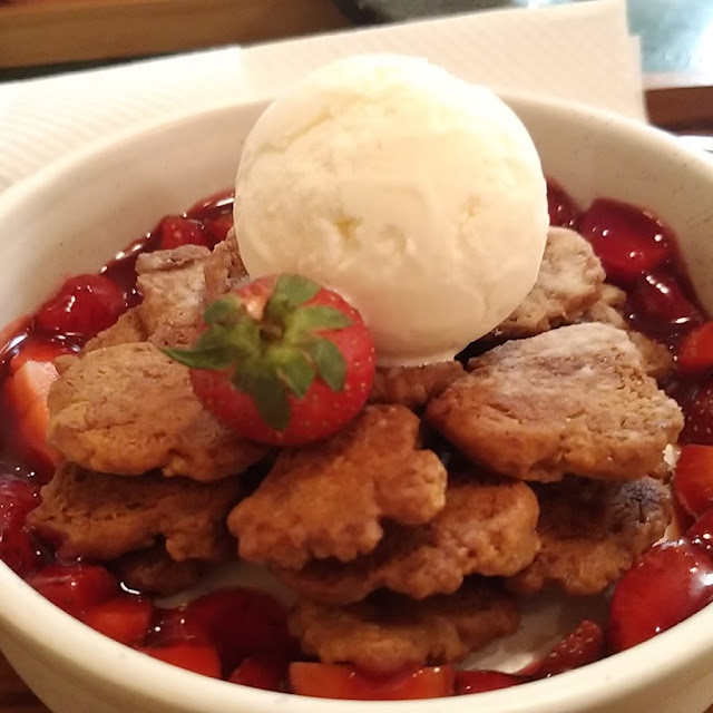 Strawberry Crumbles