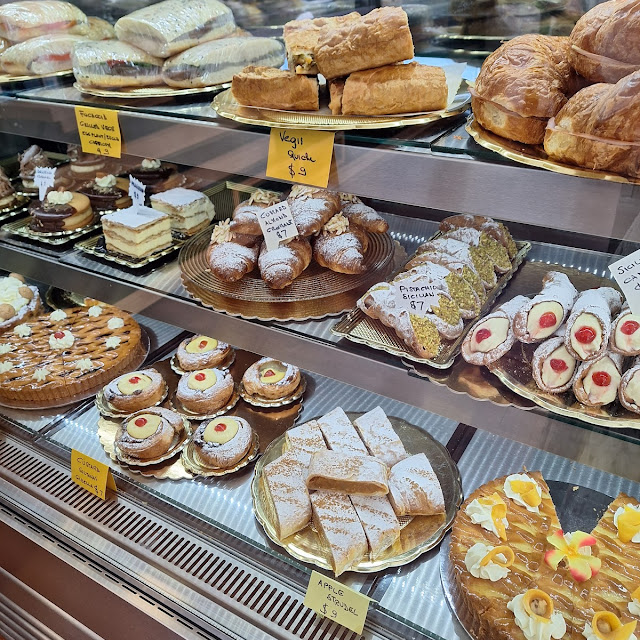 Chocolates Pastries
