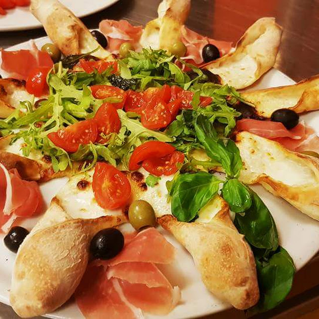 Bocconcini Fritti Con Crudo
