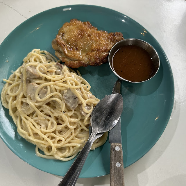 Spagheti Carbonara Grilled Chicken Chop