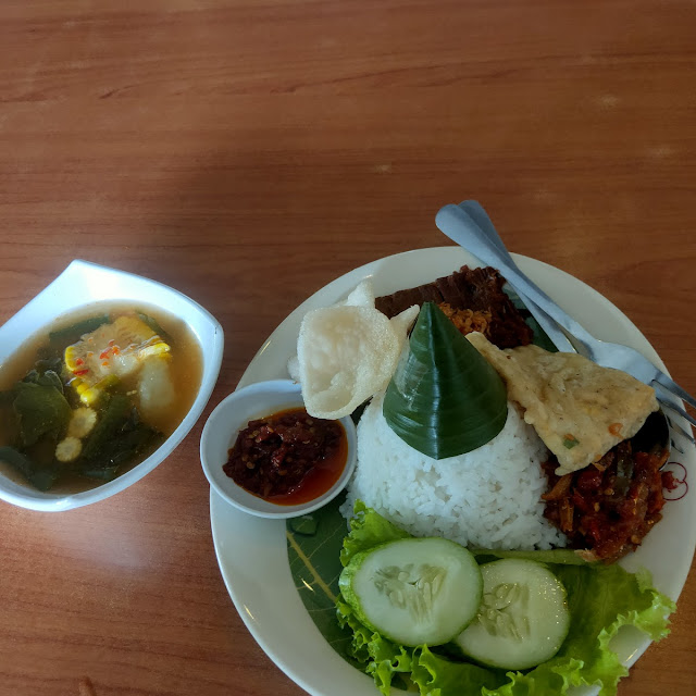 Nasi Punclut Plus Sayur Asem