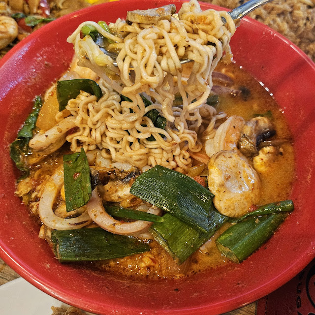 Pad Mama Kee Mow