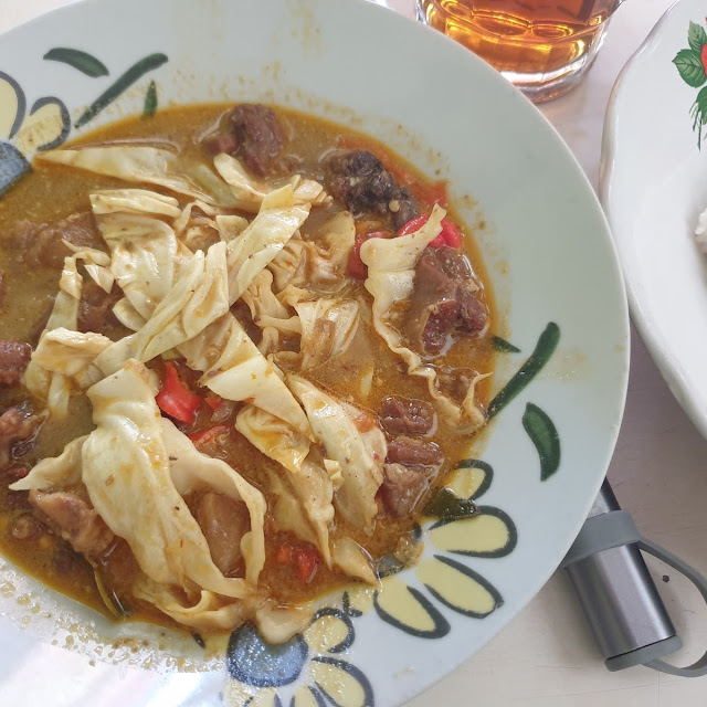 Tongseng Kambing Pedas Kubis Setengah Matang