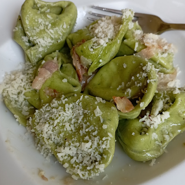 Tortelloni All'ortica Con Pancetta Arrosolata