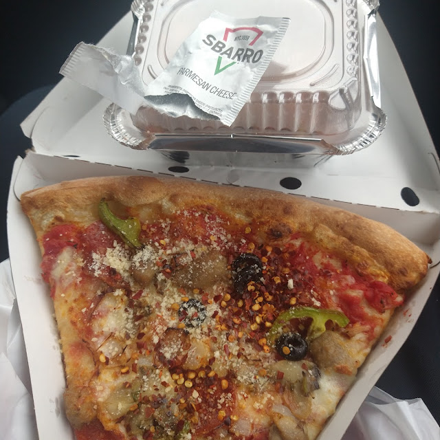 Supreme Slice Wit 3 Chicken Wings